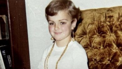 Photo of This girl is a Country Music Hall of Famer; she was raised in “dirt poverty” and her mother was “determined to die.”