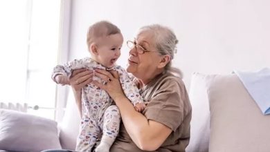 Photo of I Hope My Unemployed 64-Year-Old Mother Will Look After My Child, but She Insists on Being Paid