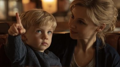 Photo of “Mom, doesn’t that server look exactly like Dad?” She whirled in shock—except her husband had already passed away.