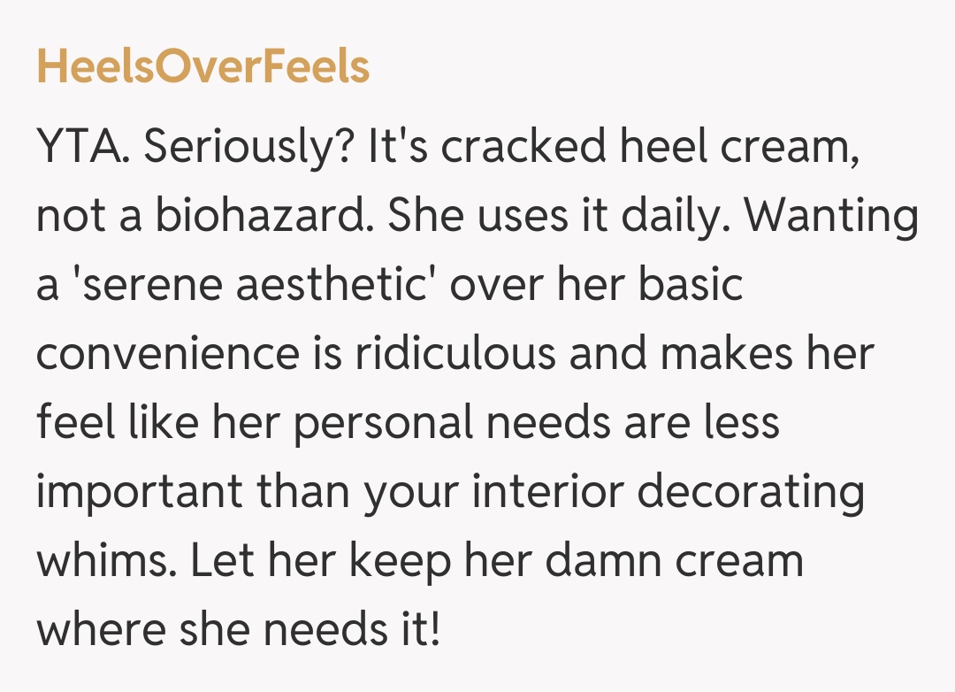 Comentariu de la HeelsOverFeels