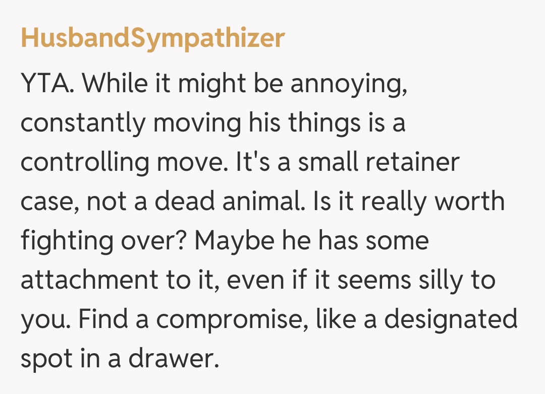 Comentariu de la HusbandSympathizer