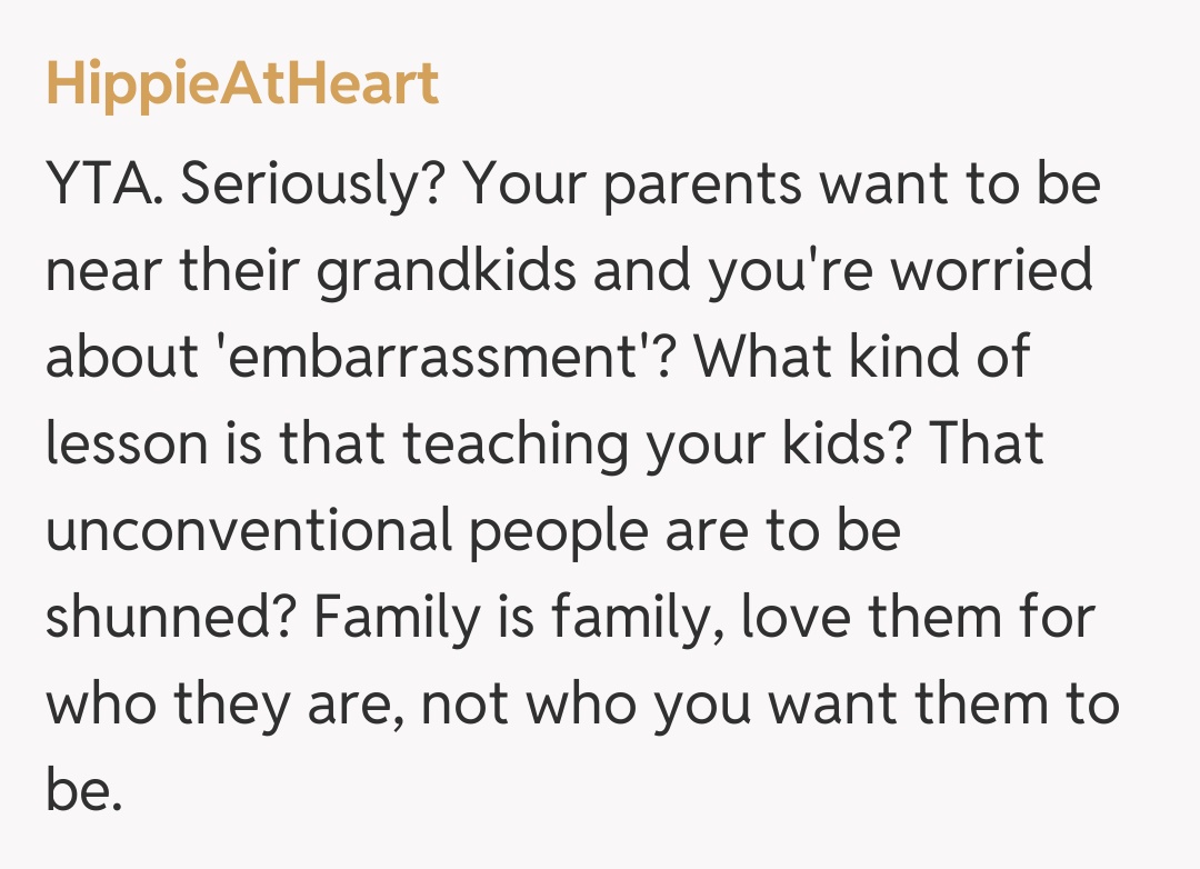 Comentariu de la HippieAtHeart