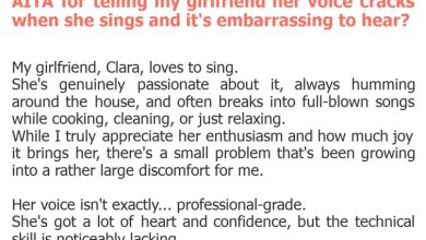 Photo of AITA for telling my girlfriend her voice cracks when she sings and it’s embarrassing to hear?