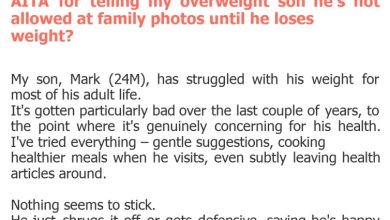 Photo of AITA for telling my overweight son he’s not allowed at family photos until he loses weight?