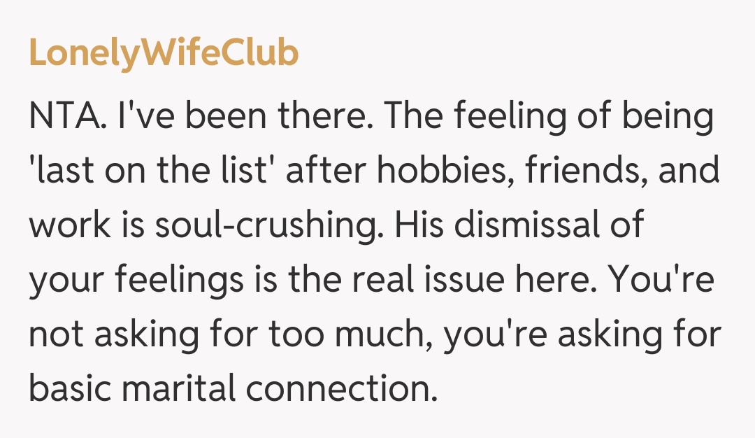 Comentariu de la LonelyWifeClub